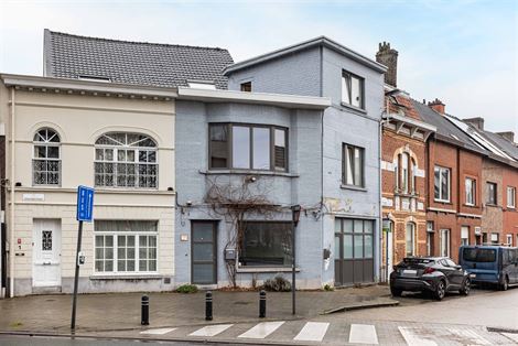 Op zoek naar een ruime woning op een topligging in Gent? Deze eigendom in de Opvoedingstraat combineert ruimte, comfort en een uitstekende bereikbaarh...