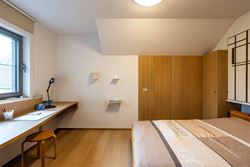 Gelegen in een residentiële bosrijke villawijk (één van de meest gegeerde en exclusieve woonzones uit de regio) en in een bijzonder rustige woonomg...