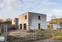 6% BTW MOGELIJK OP DE CONSTRUCTIEWAARDE
In het rustige en groene Lotenhulle, een charmante deelgemeente van Aalter, realiseert een lokaal gerenommeer...