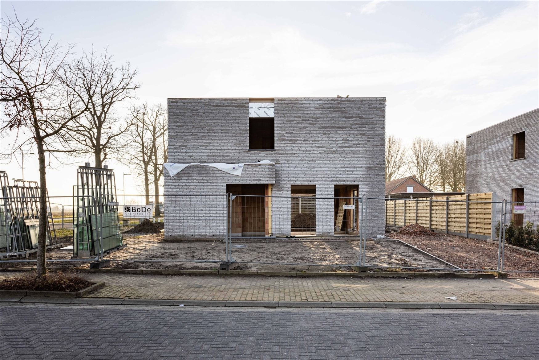 6% BTW MOGELIJK OP DE CONSTRUCTIEWAARDE
In het rustige en groene Lotenhulle, een charmante deelgemeente van Aalter, realiseert een lokaal gerenommeer...