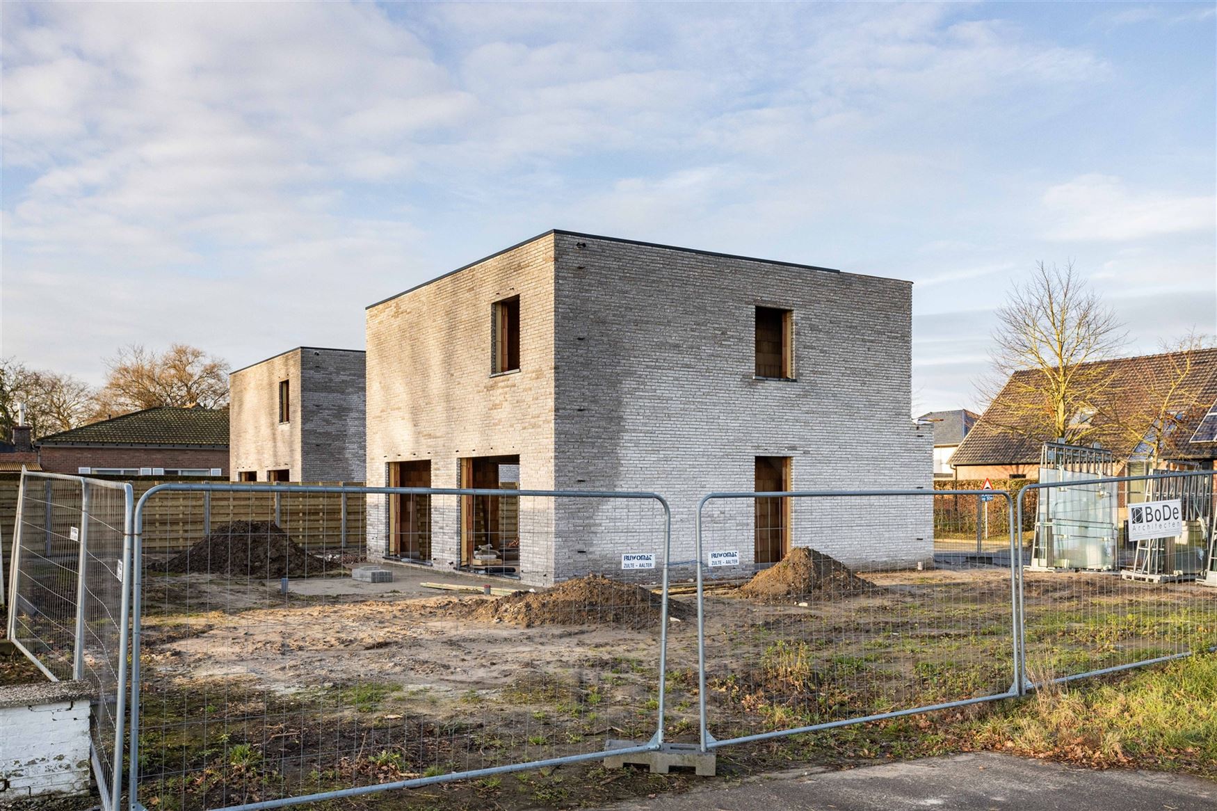 6% BTW MOGELIJK OP DE CONSTRUCTIEWAARDE
In het rustige en groene Lotenhulle, een charmante deelgemeente van Aalter, realiseert een lokaal gerenommeer...