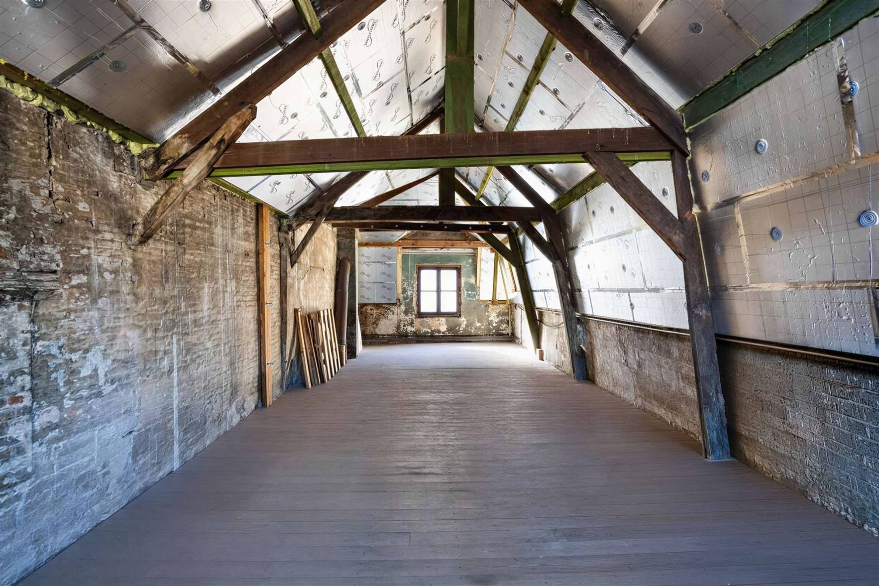 Bent u op zoek naar een karaktervol investeringspand op een topligging in het hart van Gent? Dit horecapand op de Steendam bevindt zich in het histori...