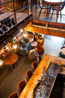 Bent u op zoek naar een karaktervol investeringspand op een topligging in het hart van Gent? Dit horecapand op de Steendam bevindt zich in het histori...