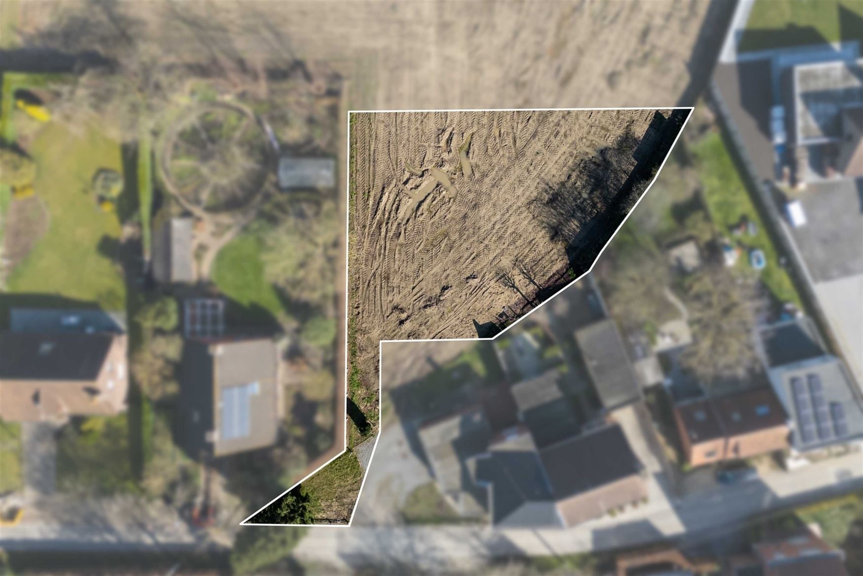 Droomt u van het bouwen van uw eigen woning op een rustige locatie met een landelijk karakter? Dan is dit perceel in de Priesteragiestraat in Sint-Baa...