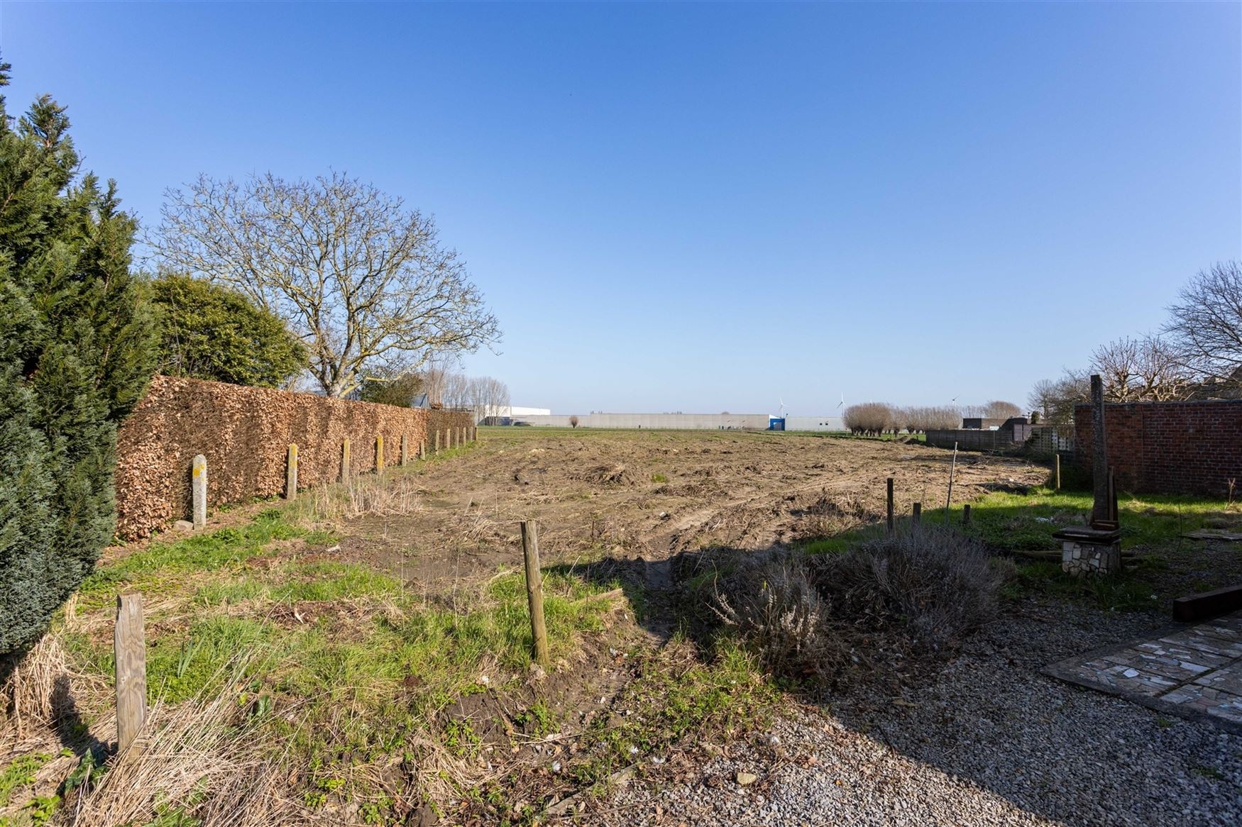 Droomt u van het bouwen van uw eigen woning op een rustige locatie met een landelijk karakter? Dan is dit perceel in de Priesteragiestraat in Sint-Baa...