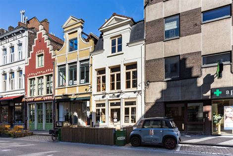 Bent u op zoek naar een karaktervol investeringspand op een topligging in het hart van Gent? Dit horecapand op de Steendam bevindt zich in het histori...
