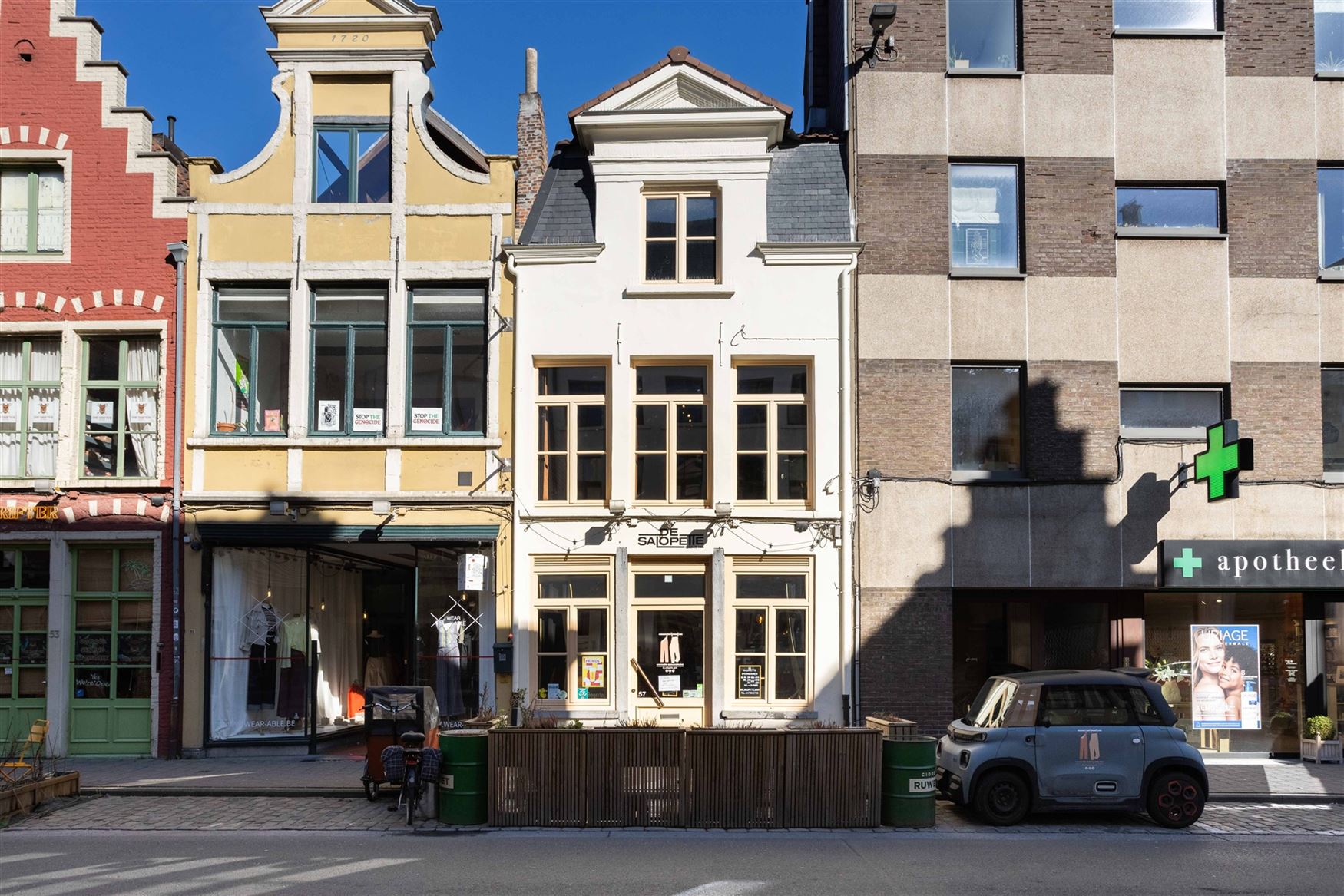 Bent u op zoek naar een karaktervol investeringspand op een topligging in het hart van Gent? Dit horecapand op de Steendam bevindt zich in het histori...