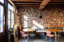 Bent u op zoek naar een karaktervol investeringspand op een topligging in het hart van Gent? Dit horecapand op de Steendam bevindt zich in het histori...