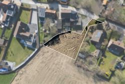 Droomt u van het bouwen van uw eigen woning op een rustige locatie met een landelijk karakter? Dan is dit perceel in de Priesteragiestraat in Sint-Baa...