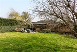 Op een rustige plek vlak bij het centrum van De Pinte ligt deze ruime woning te wachten op een nieuwe toekomst. Een huis met sterke structuur, mooie v...