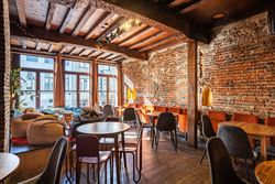 Bent u op zoek naar een karaktervol investeringspand op een topligging in het hart van Gent? Dit horecapand op de Steendam bevindt zich in het histori...