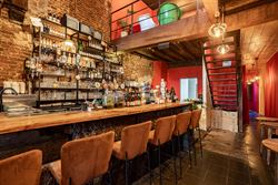 Bent u op zoek naar een karaktervol investeringspand op een topligging in het hart van Gent? Dit horecapand op de Steendam bevindt zich in het histori...