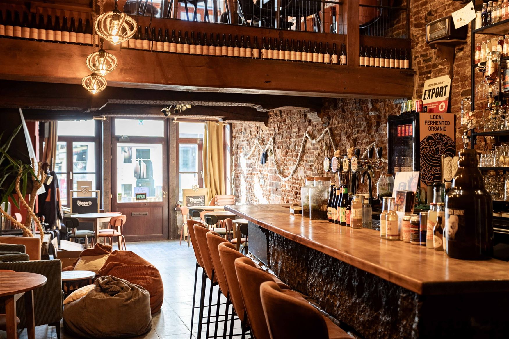 Bent u op zoek naar een karaktervol investeringspand op een topligging in het hart van Gent? Dit horecapand op de Steendam bevindt zich in het histori...