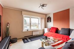 Op een rustige plek vlak bij het centrum van De Pinte ligt deze ruime woning te wachten op een nieuwe toekomst. Een huis met sterke structuur, mooie v...