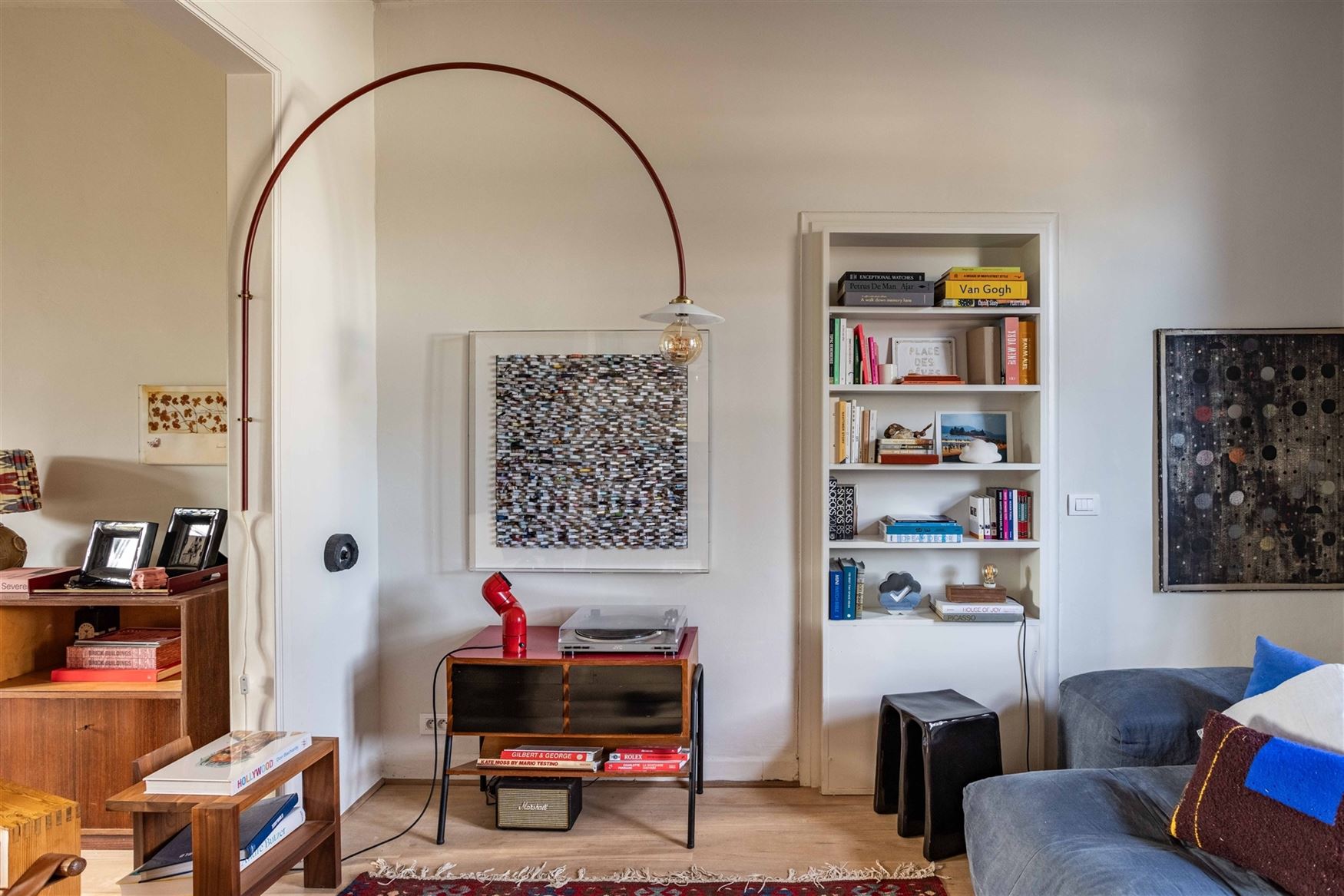 Achter deze charmante gevel in Kruisem schuilt een woning die je niet verwacht. Oorspronkelijk gebouwd in 1917 en met bijzonder veel gevoel voor esthe...