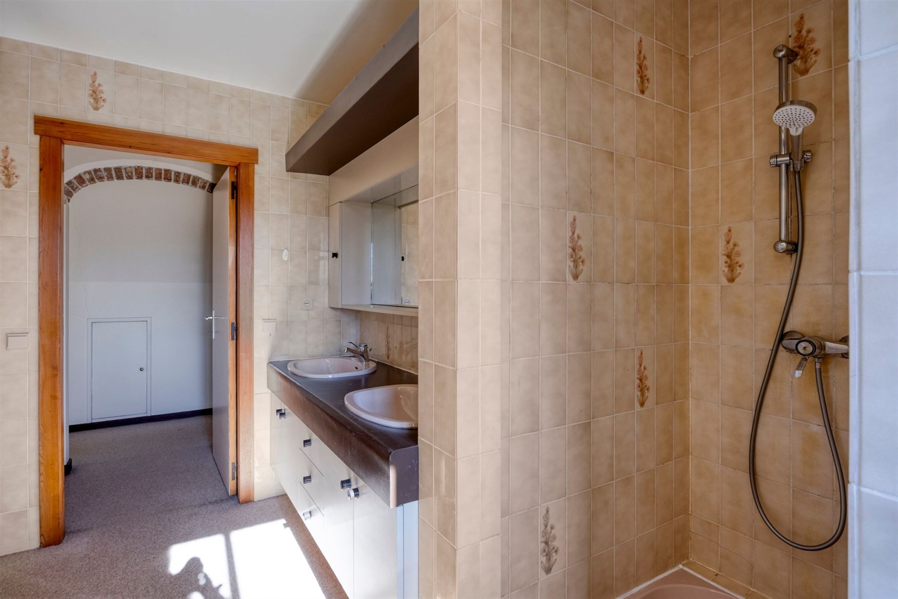 WENST U EEN BEZOEK? SURF NAAR ONZE SITE: WWW.INFINIMO.BE > ZOEK DE DESBETREFFENDE EIGENDOM > REGISTREER U VIA DE KNOP ‘PLAN EEN BEZOEK’.
Deze lan...