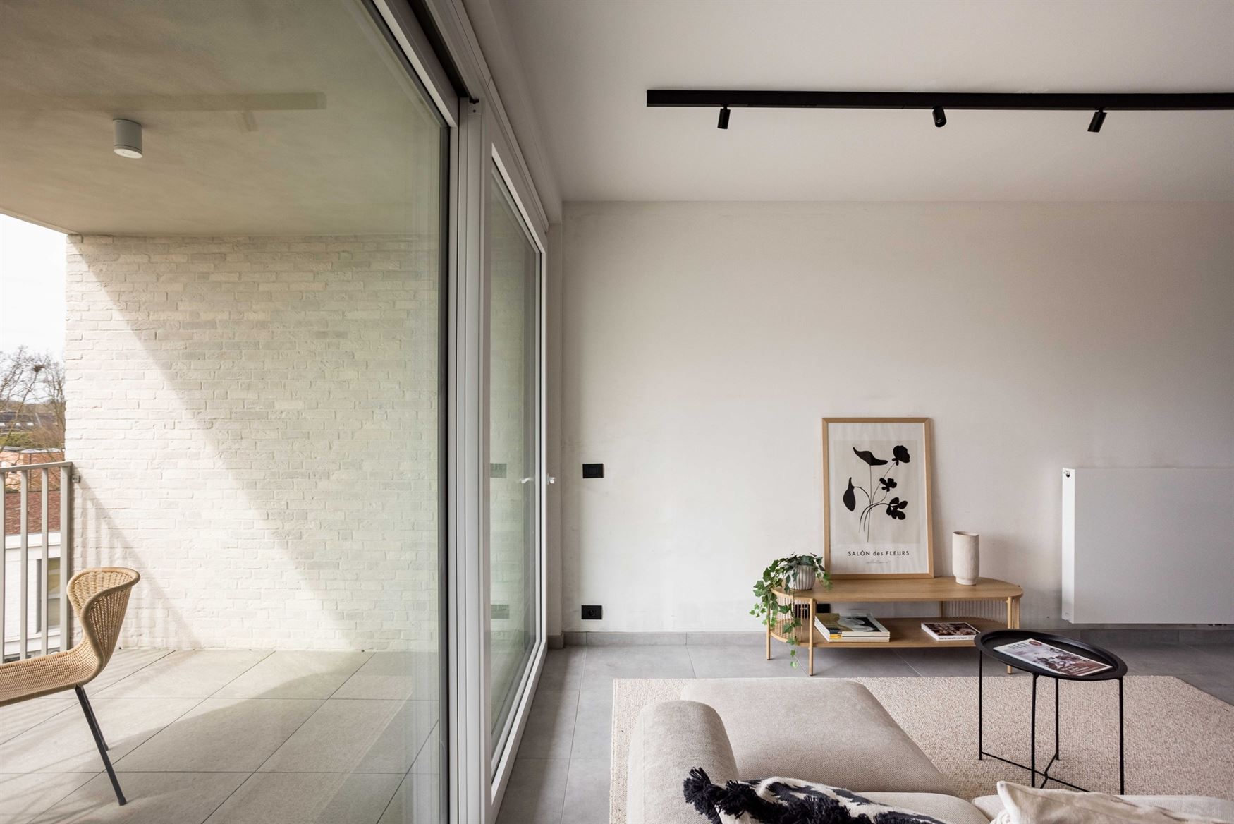 Nieuwbouwgevoel zonder wachten. In het recente project aan Louisapark 5 in Eeklo bevindt zich dit stijlvol penthouse dat meteen beschikbaar is. De res...