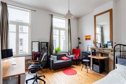 Investeren in Gent? Dan zit je hier goed. In de Lieven de Winnestraat, vlak bij de Coupure, ligt dit studentenhuis met 8 kamers. In een stad waar het ...