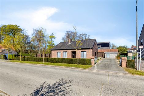 WENST U EEN BEZOEK? SURF NAAR ONZE SITE: WWW.INFINIMO.BE > ZOEK DE DESBETREFFENDE EIGENDOM > REGISTREER U VIA DE KNOP ‘PLAN EEN BEZOEK’.
Deze cha...