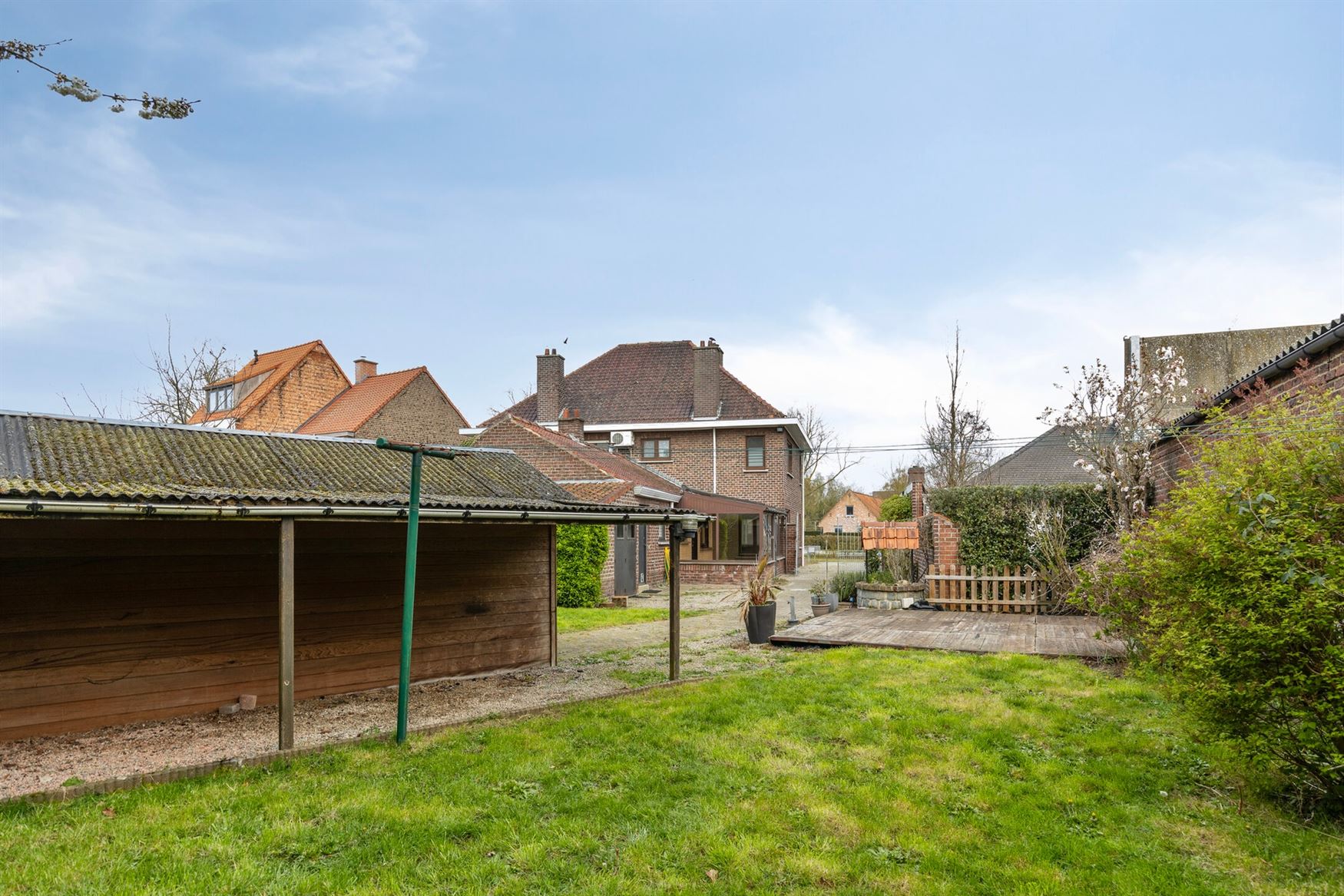 WENST U EEN BEZOEK? SURF NAAR ONZE SITE: WWW.INFINIMO.BE > ZOEK DE DESBETREFFENDE EIGENDOM > REGISTREER U VIA DE KNOP ‘PLAN EEN BEZOEK’.
Wonen op...