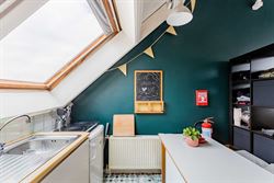 Investeren in Gent? Dan zit je hier goed. In de Lieven de Winnestraat, vlak bij de Coupure, ligt dit studentenhuis met 8 kamers. In een stad waar het ...