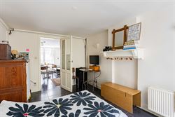 Investeren in Gent? Dan zit je hier goed. In de Lieven de Winnestraat, vlak bij de Coupure, ligt dit studentenhuis met 8 kamers. In een stad waar het ...