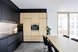 Recent appartement (2022) op een topligging aan de Foreestelaan, vlak bij het centrum van Gent. Dankzij de vlotte verbindingen, de nabijheid van UZ Ge...