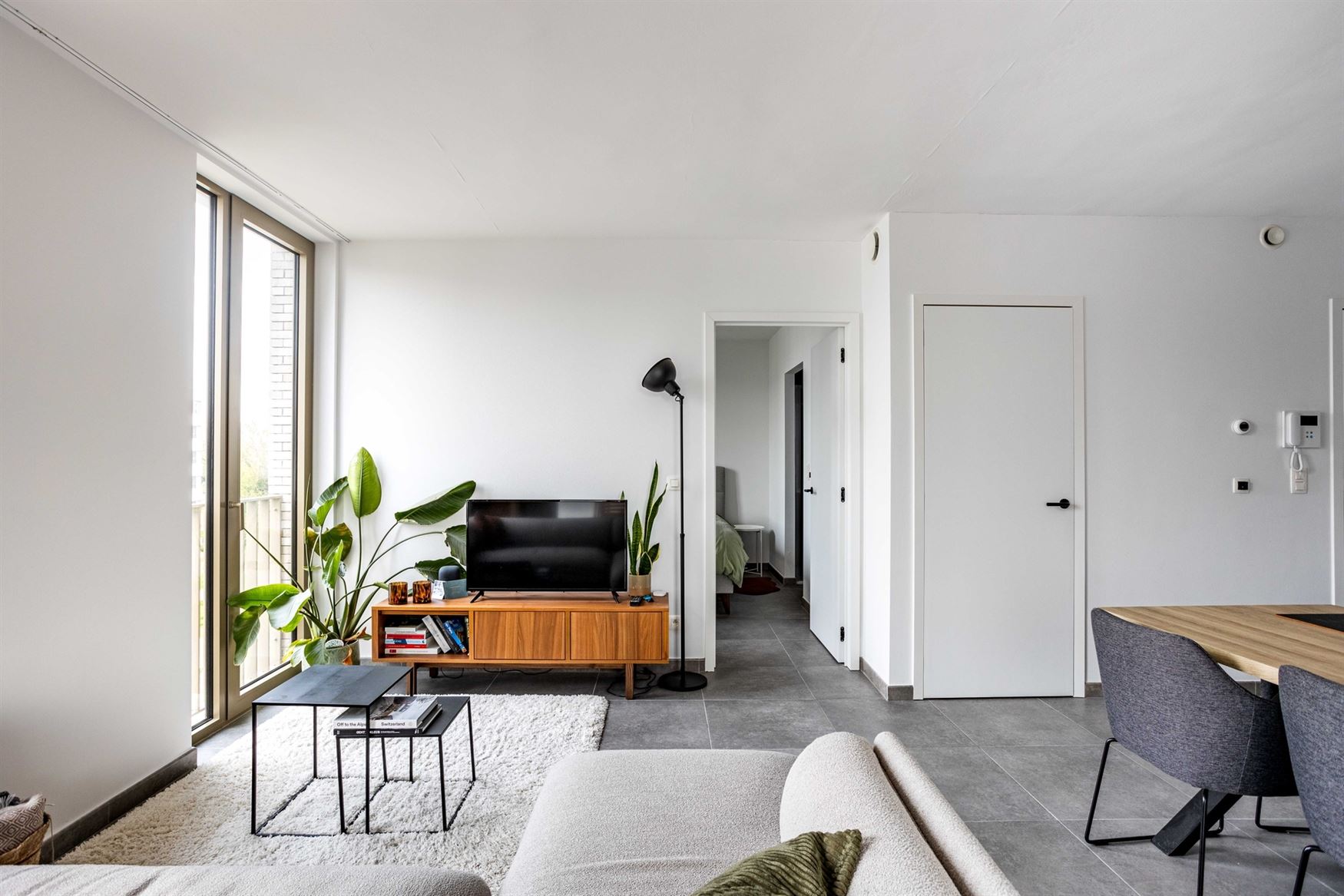 Recent appartement (2022) op een topligging aan de Foreestelaan, vlak bij het centrum van Gent. Dankzij de vlotte verbindingen, de nabijheid van UZ Ge...