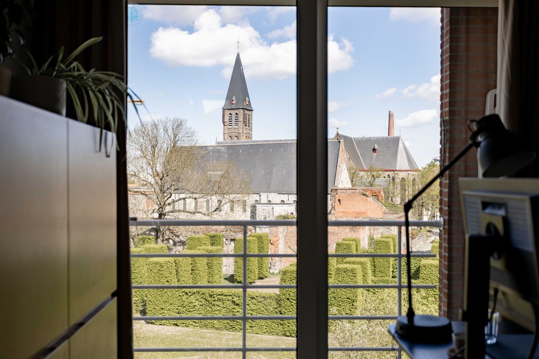 Wonen aan de Visserij is wonen in een hippe en levendige buurt in Gent. Hier zit je vlak bij het centrum, omringd door water, groen en gezellige hotsp...