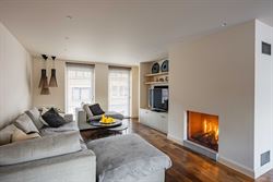 In de Jules Persynstraat in Gentbrugge ligt deze recente eigendom die wonen en werken perfect combineert. Vlot bereikbaar en met een indrukwekkend vol...