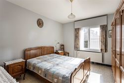 Deze open bebouwing combineert een aangename ligging met verrassend veel woonvolume. Met een bewoonbare oppervlakte van 264 m² geniet u hier van ruim...