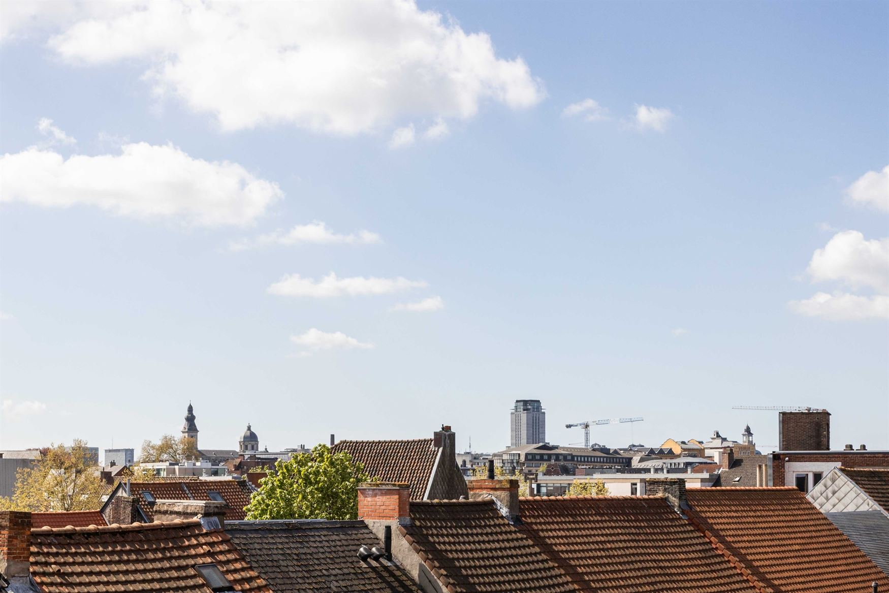 Wonen aan de Visserij is wonen in een hippe en levendige buurt in Gent. Hier zit je vlak bij het centrum, omringd door water, groen en gezellige hotsp...