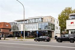 Deze elegante kantoorruimte van 146 m² maakt deel uit van een modern gebouw uit 2020, gelegen in Sint-Denijs-Westrem langs de Kortrijksesteenweg. Een...