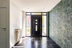 Wonen. Ondernemen. Investeren. Alles op één uitzonderlijke locatie.
Deze unieke eigendom waar hoogwaardige woonkwaliteit en professionele infrastru...