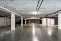 Deze stijlvolle kantoorruimte van 241 m² bevindt zich in Sint-Denijs-Westrem, langs de Kortrijksesteenweg. Een absolute prime location waar visibilit...