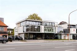Deze stijlvolle kantoorruimte van 241 m² bevindt zich in Sint-Denijs-Westrem, langs de Kortrijksesteenweg. Een absolute prime location waar visibilit...