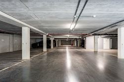Deze elegante kantoorruimte van 146 m² maakt deel uit van een modern gebouw uit 2020, gelegen in Sint-Denijs-Westrem langs de Kortrijksesteenweg. Een...