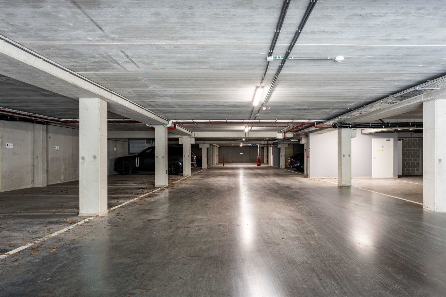Deze elegante kantoorruimte van 146 m² maakt deel uit van een modern gebouw uit 2020, gelegen in Sint-Denijs-Westrem langs de Kortrijksesteenweg. Een...