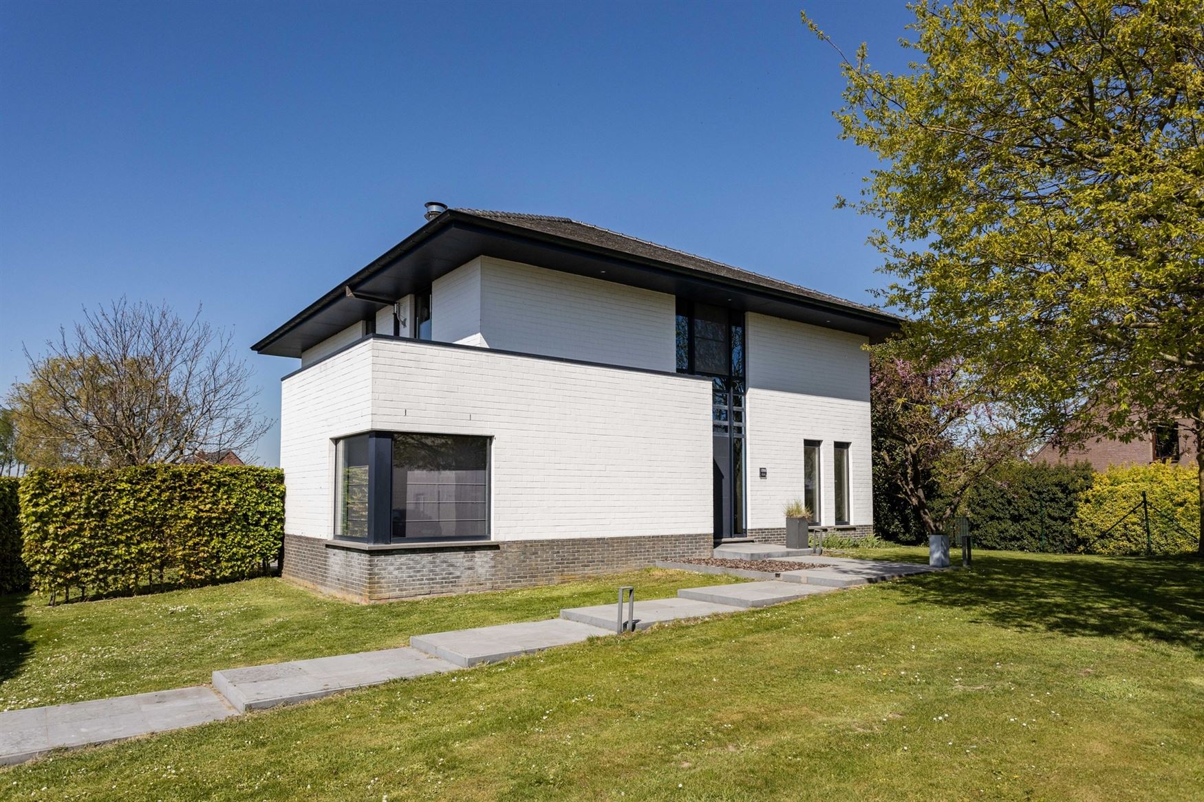 Wonen. Ondernemen. Investeren. Alles op één uitzonderlijke locatie.
Deze unieke eigendom waar hoogwaardige woonkwaliteit en professionele infrastru...
