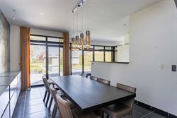 Wonen. Ondernemen. Investeren. Alles op één uitzonderlijke locatie.
Deze unieke eigendom waar hoogwaardige woonkwaliteit en professionele infrastru...