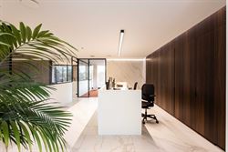 Deze stijlvolle kantoorruimte van 241 m² bevindt zich in Sint-Denijs-Westrem, langs de Kortrijksesteenweg. Een absolute prime location waar visibilit...