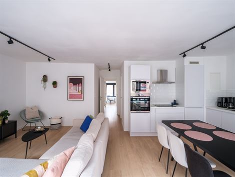 Stadse vibes. Licht. En instant woongevoel.
Vlakbij Sint Anna en het Zuidpark bevindt zich dit stijlvol en instapklaar appartement van 83 m² in een ...