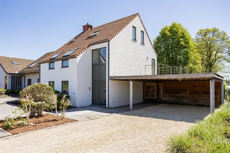 Slim investeren begint met een pand dat meteen opbrengt. Deze verzorgde studio in de Bellemstraat te Aalter is momenteel verhuurd en vormt daardoor ee...