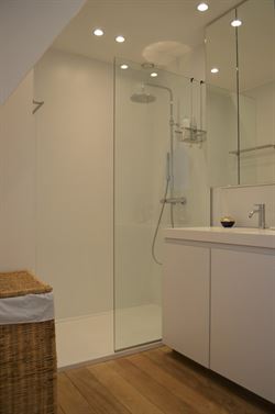 WENST U EEN BEZOEK? SURF NAAR ONZE SITE: WWW.INFINIMO.BE > ZOEK DE DESBETREFFENDE EIGENDOM > REGISTREER U VIA DE KNOP ‘PLAN EEN BEZOEK’.
Wonen op...