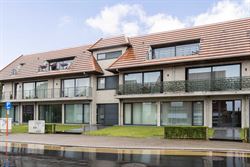 Licht. Ruimte. En elke dag thuiskomen met een vakantiegevoel.
In het hart van Machelen bevindt zich deze stijlvolle penthouse uit 2014 met een bewoon...
