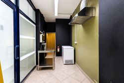 Zichtbaarheid. Bereikbaarheid. En een locatie die werkt voor uw zaak.
Langs de Brusselsesteenweg bevindt zich deze commerciële ruimte van ca. 45 m²...