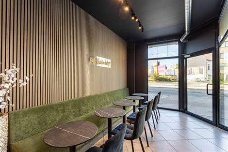 Zichtbaarheid. Bereikbaarheid. En een locatie die werkt voor uw zaak.
Langs de Brusselsesteenweg bevindt zich deze commerciële ruimte van ca. 45 m²...