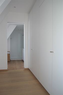 WENST U EEN BEZOEK? SURF NAAR ONZE SITE: WWW.INFINIMO.BE > ZOEK DE DESBETREFFENDE EIGENDOM > REGISTREER U VIA DE KNOP ‘PLAN EEN BEZOEK’.
Wonen op...
