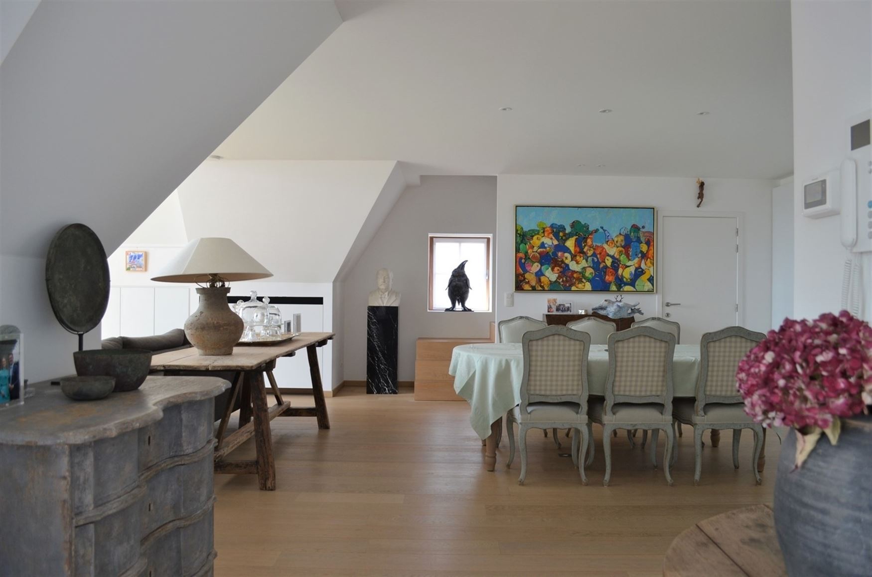 WENST U EEN BEZOEK? SURF NAAR ONZE SITE: WWW.INFINIMO.BE > ZOEK DE DESBETREFFENDE EIGENDOM > REGISTREER U VIA DE KNOP ‘PLAN EEN BEZOEK’.
Wonen op...