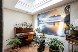 Wonen op een toplocatie waar rust, ruimte en bereikbaarheid perfect samenkomen? Dan is deze verzorgde halfopen gezinswoning in Gentbrugge precies wat ...